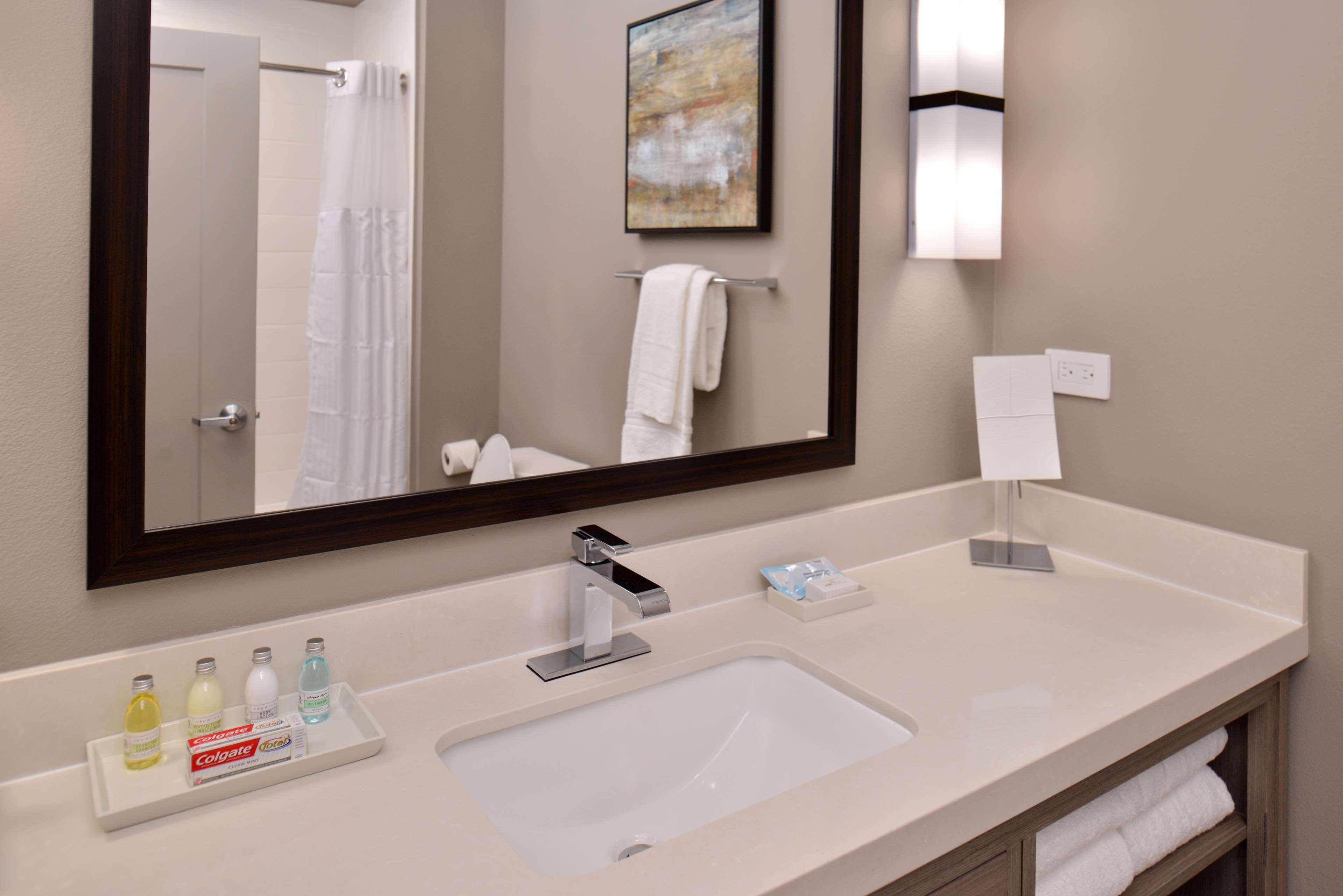 Wyndham Garden Katy Hotel Bagian luar foto