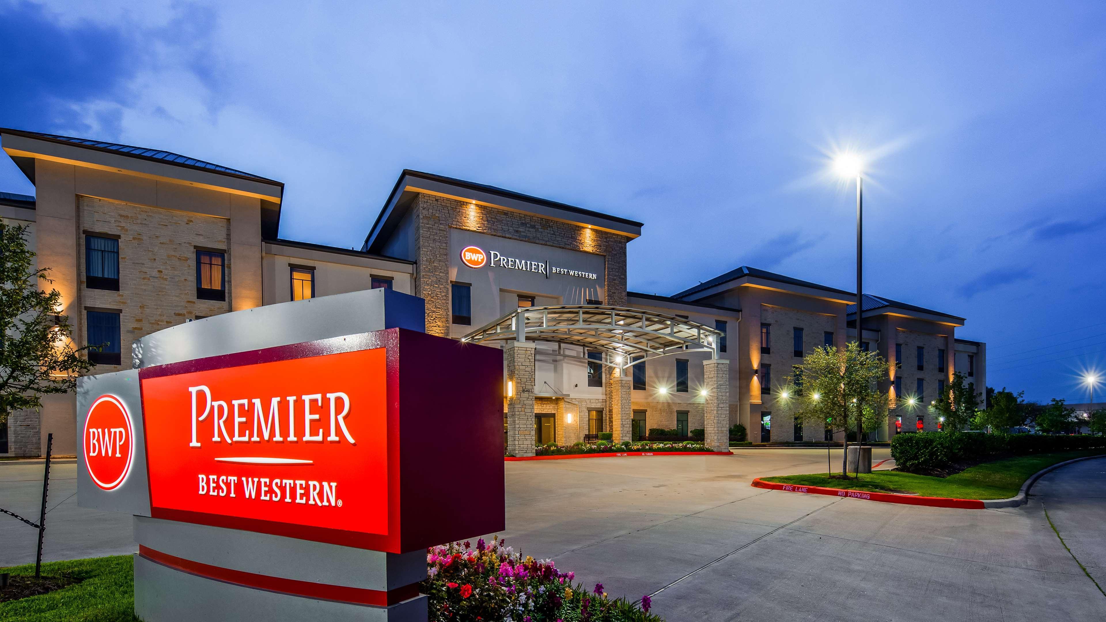 Wyndham Garden Katy Hotel Bagian luar foto